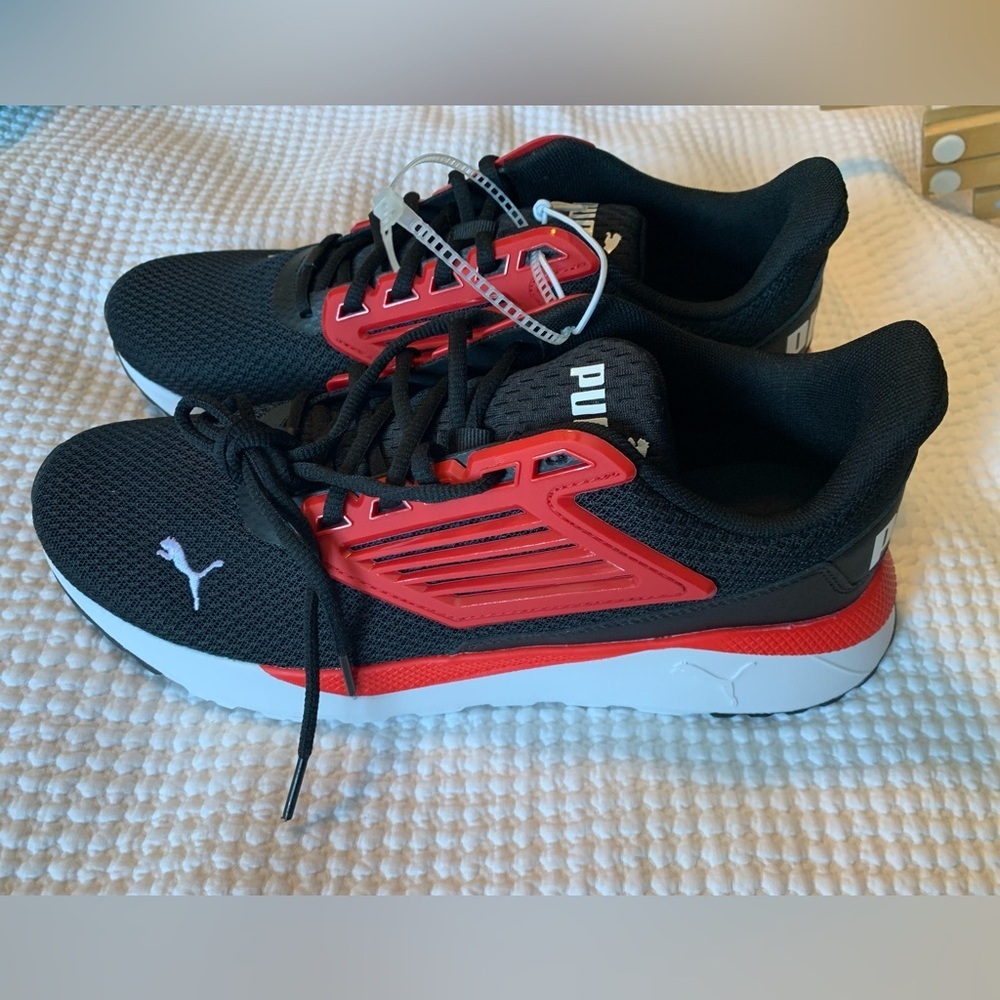 💨NEW💨 Men’s PUMA Pacer Sneakers - Red and Black